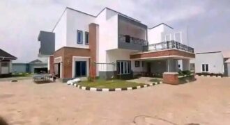 AN EXQUISITE 4 BEDROOM DUPLEX