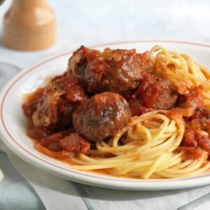 Spaghetti In Tomato Sauce With Meat Balls